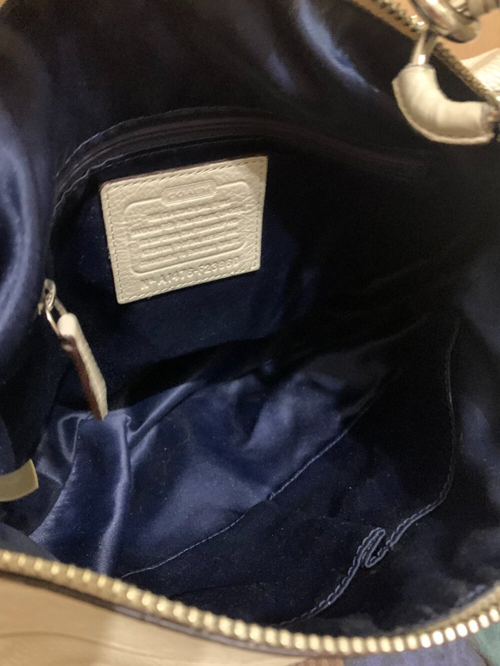 COACH White Pearlized Pebbled Leather AVERY Hobo F23960 - Picture 9 of 15